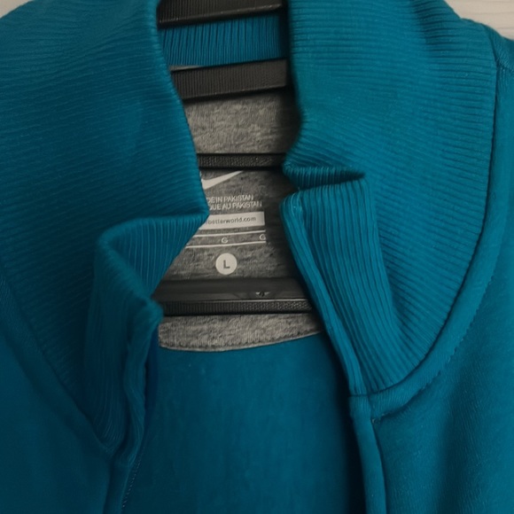 Women’s Nike Jacket - Picture 4 of 8